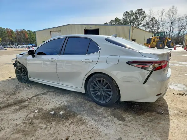 4T1G11AK6NU007063 2022 TOYOTA CAMRY - Image 2