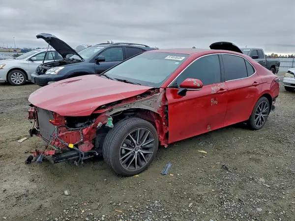 4T1G11AK6NU008987 2022 TOYOTA CAMRY - Image 1