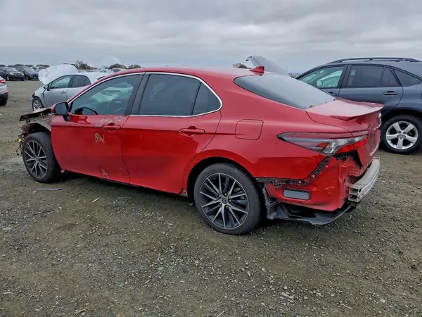 4T1G11AK6NU008987 2022 TOYOTA CAMRY - Image 2