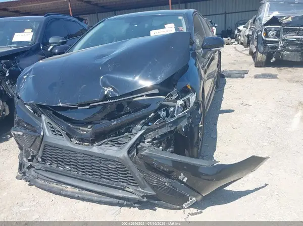 4T1G11AK6NU018712 2022 TOYOTA CAMRY - Image 2