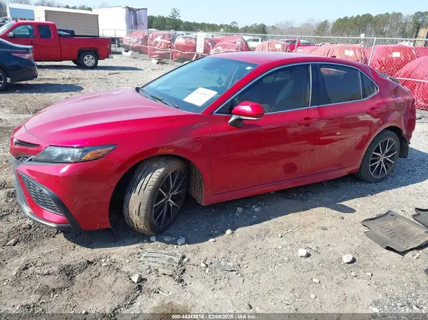 4T1G11AK6NU030889 2022 TOYOTA CAMRY - Image 2