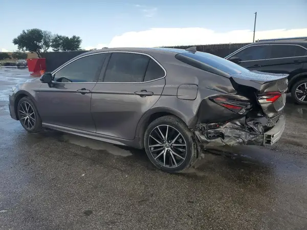 4T1G11AK6NU036675 2022 TOYOTA CAMRY - Image 2