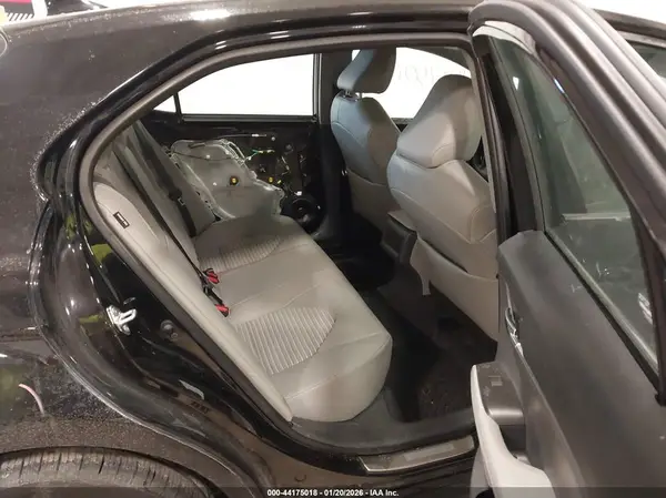 4T1G11AK6NU042038 2022 TOYOTA CAMRY - Image 8