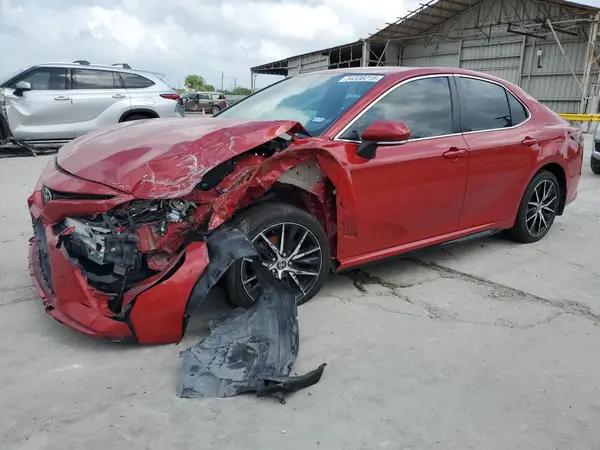 4T1G11AK6NU043142 2022 TOYOTA CAMRY - Image 1
