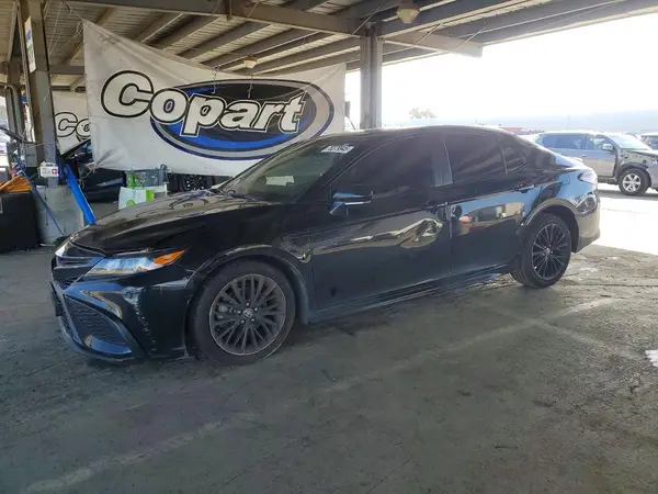 4T1G11AK6NU051418 2022 TOYOTA CAMRY - Image 1