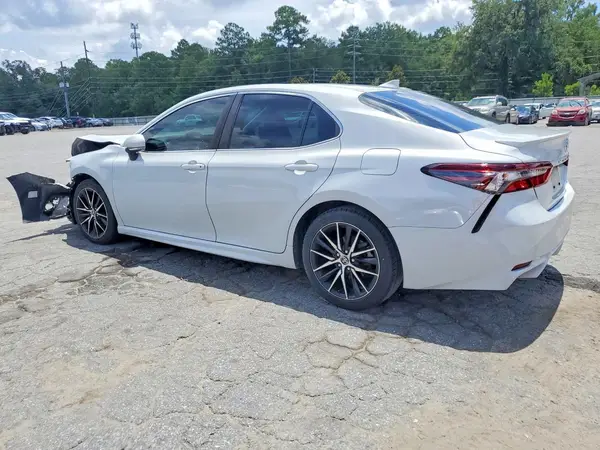 4T1G11AK6NU052875 2022 TOYOTA CAMRY - Image 2