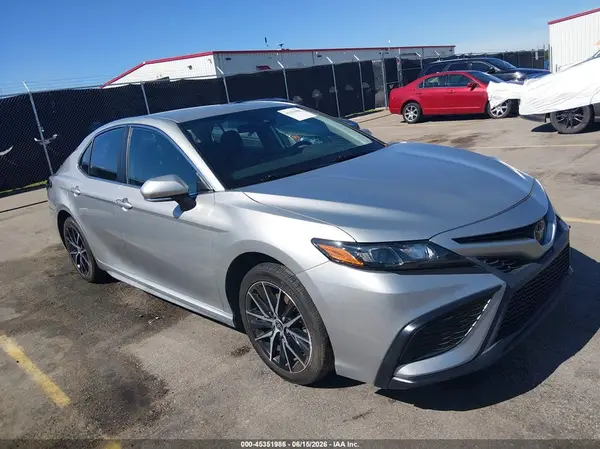 4T1G11AK6NU055534 2022 TOYOTA CAMRY - Image 1