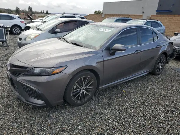 4T1G11AK6NU056117 2022 TOYOTA CAMRY - Image 1