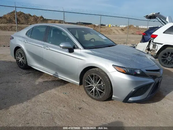 4T1G11AK6NU056554 2022 TOYOTA CAMRY - Image 1