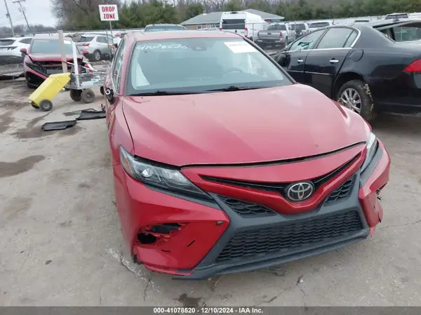 4T1G11AK6NU056814 2022 TOYOTA CAMRY - Image 1