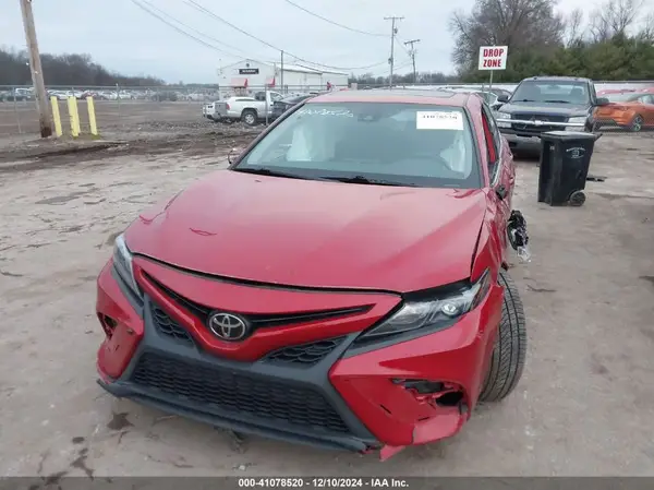 4T1G11AK6NU056814 2022 TOYOTA CAMRY - Image 2