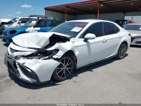 4T1G11AK6NU060569 2022 TOYOTA CAMRY - Image 2