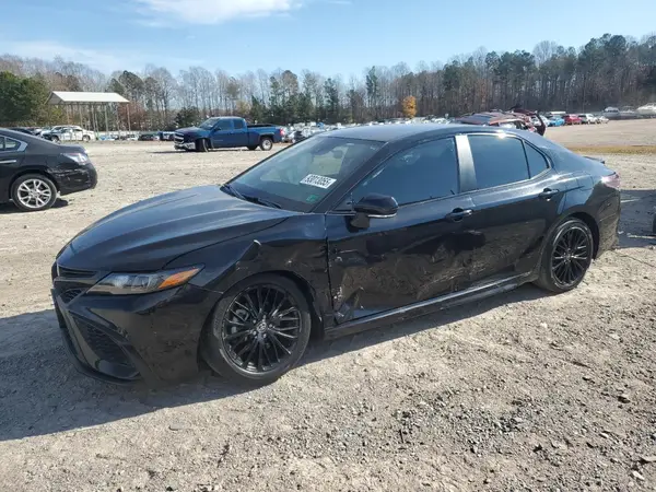 4T1G11AK6NU062564 2022 TOYOTA CAMRY - Image 1