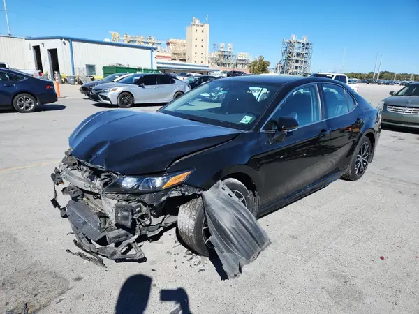 4T1G11AK6NU069255 2022 TOYOTA CAMRY - Image 1