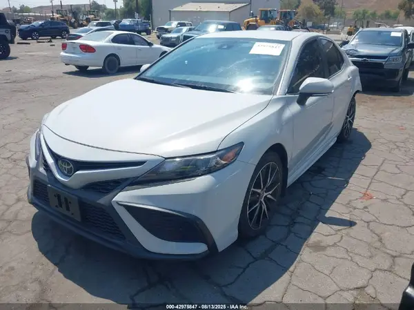 4T1G11AK6NU072298 2022 TOYOTA CAMRY - Image 2