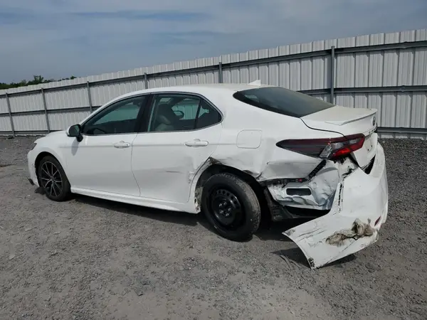 4T1G11AK6NU073211 2022 TOYOTA CAMRY - Image 2