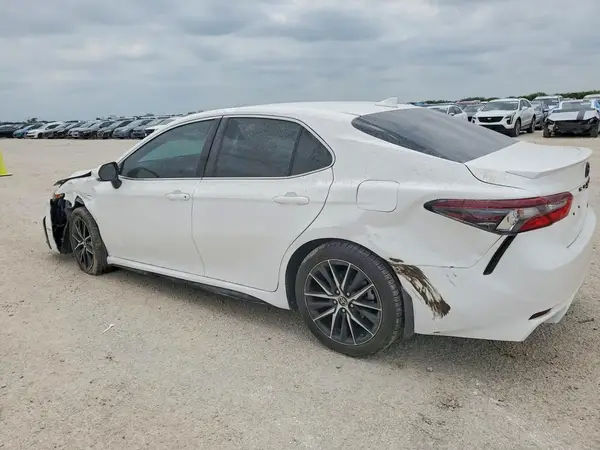 4T1G11AK6NU073807 2022 TOYOTA CAMRY - Image 2