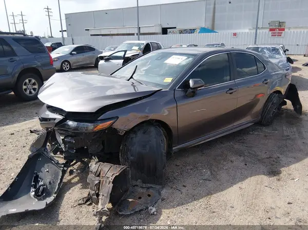 4T1G11AK6NU617707 2022 TOYOTA CAMRY - Image 2