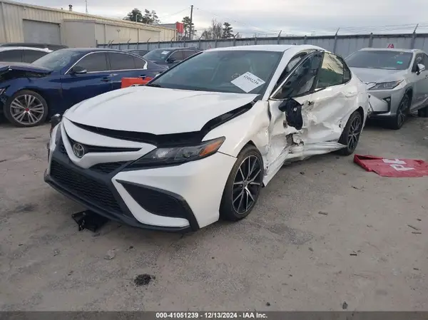 4T1G11AK6NU618906 2022 TOYOTA CAMRY - Image 2