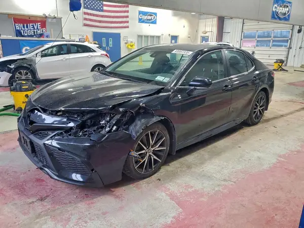 4T1G11AK6NU620770 2022 TOYOTA CAMRY - Image 1