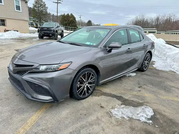 4T1G11AK6NU624026 2022 TOYOTA CAMRY - Image 1