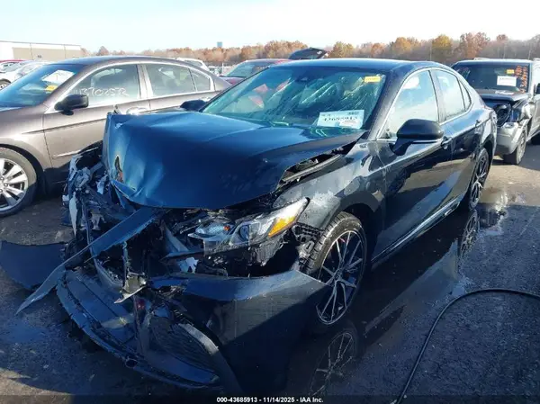 4T1G11AK6NU628884 2022 TOYOTA CAMRY - Image 2