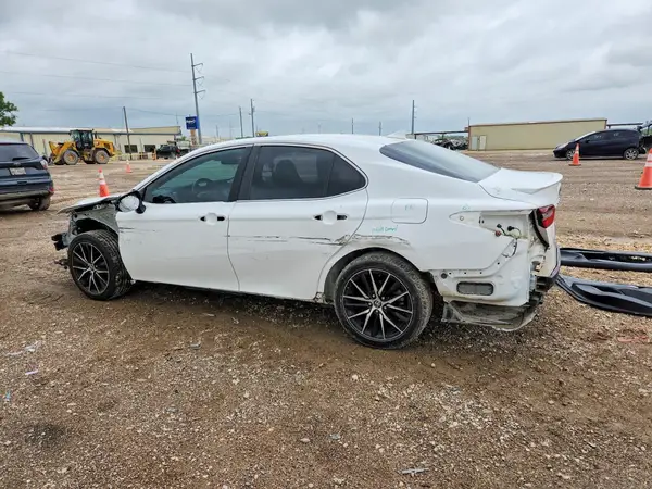 4T1G11AK6NU630988 2022 TOYOTA CAMRY - Image 2