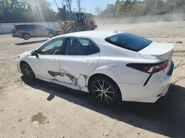 4T1G11AK6NU636242 2022 TOYOTA CAMRY - Image 2