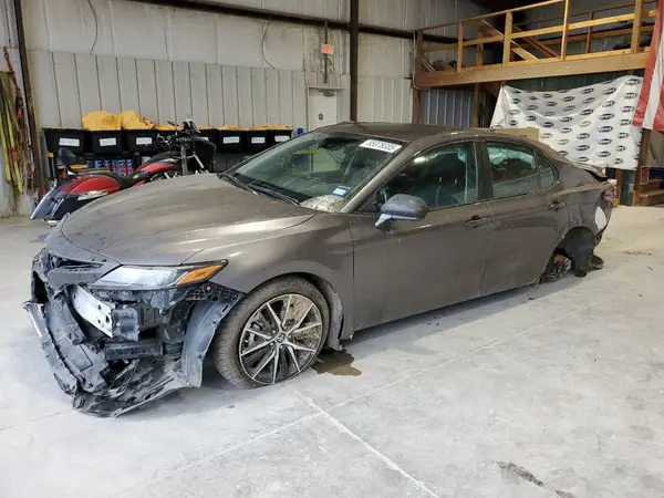 4T1G11AK6NU638542 2022 TOYOTA CAMRY - Image 1