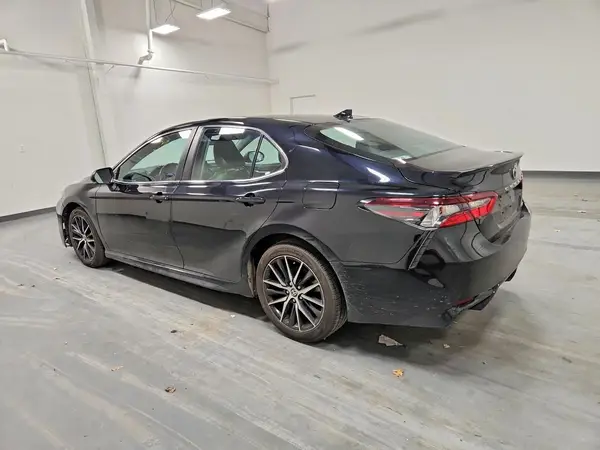 4T1G11AK6NU639528 2022 TOYOTA CAMRY - Image 2