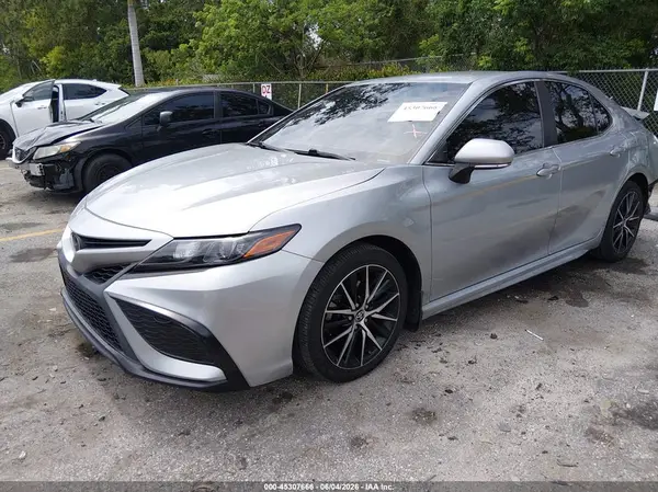 4T1G11AK6NU641747 2022 TOYOTA CAMRY - Image 2