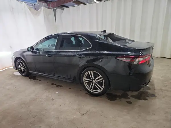 4T1G11AK6NU643028 2022 TOYOTA CAMRY - Image 2