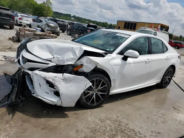4T1G11AK6NU643479 2022 TOYOTA CAMRY - Image 1