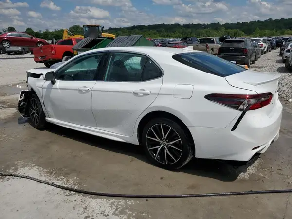 4T1G11AK6NU643479 2022 TOYOTA CAMRY - Image 2