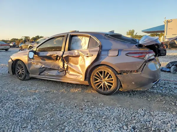 4T1G11AK6NU644812 2022 TOYOTA CAMRY - Image 2