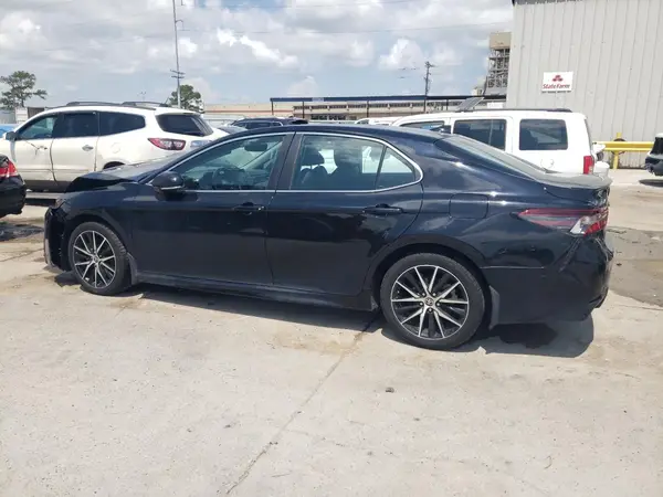4T1G11AK6NU645930 2022 TOYOTA CAMRY - Image 2