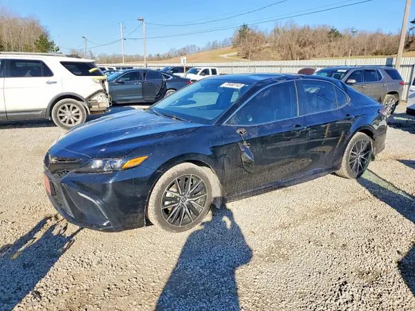 4T1G11AK6NU645944 2022 TOYOTA CAMRY - Image 1
