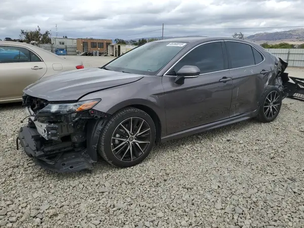 4T1G11AK6NU648309 2022 TOYOTA CAMRY - Image 1
