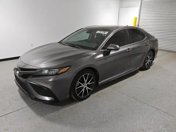 4T1G11AK6NU651906 2022 TOYOTA CAMRY - Image 1