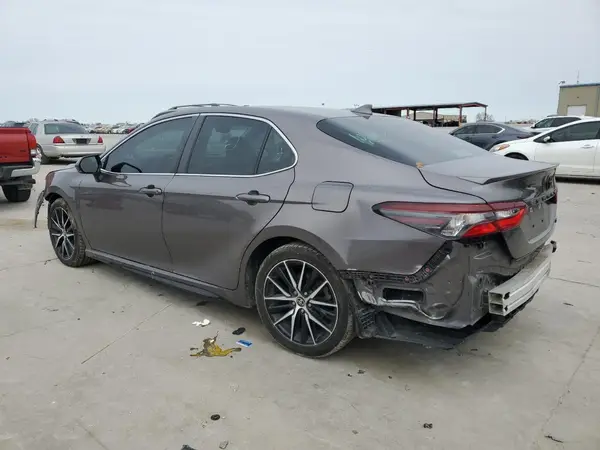 4T1G11AK6NU652084 2022 TOYOTA CAMRY - Image 2