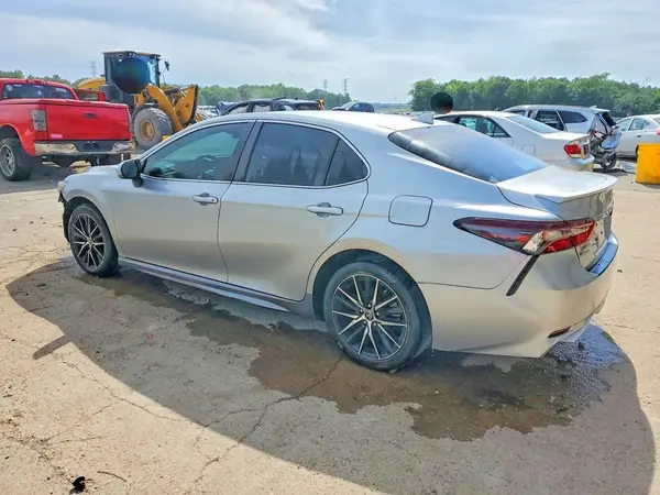 4T1G11AK6NU653431 2022 TOYOTA CAMRY - Image 2