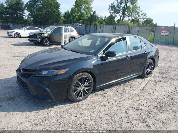 4T1G11AK6NU658015 2022 TOYOTA CAMRY - Image 2