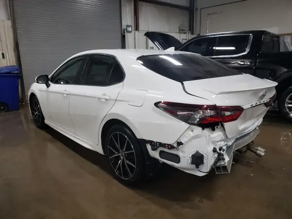 4T1G11AK6NU658581 2022 TOYOTA CAMRY - Image 2