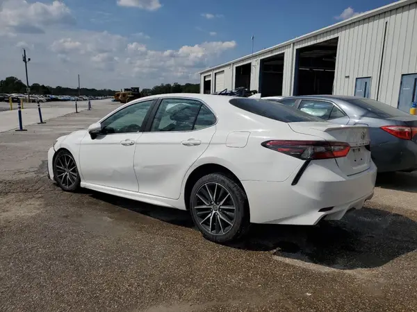 4T1G11AK6NU664266 2022 TOYOTA CAMRY - Image 2