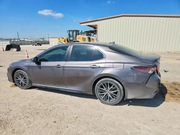 4T1G11AK6NU667541 2022 TOYOTA CAMRY - Image 2