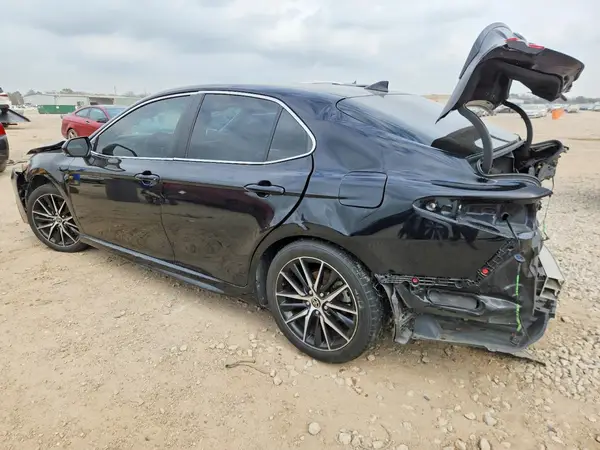 4T1G11AK6NU667989 2022 TOYOTA CAMRY - Image 2