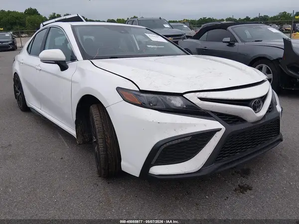4T1G11AK6NU668009 2022 TOYOTA CAMRY - Image 1