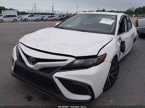 4T1G11AK6NU668009 2022 TOYOTA CAMRY - Image 2