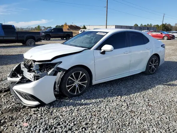 4T1G11AK6NU668477 2022 TOYOTA CAMRY - Image 1
