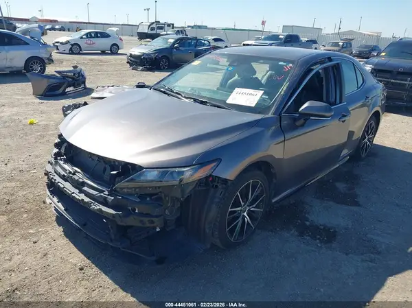 4T1G11AK6NU668611 2022 TOYOTA CAMRY - Image 2